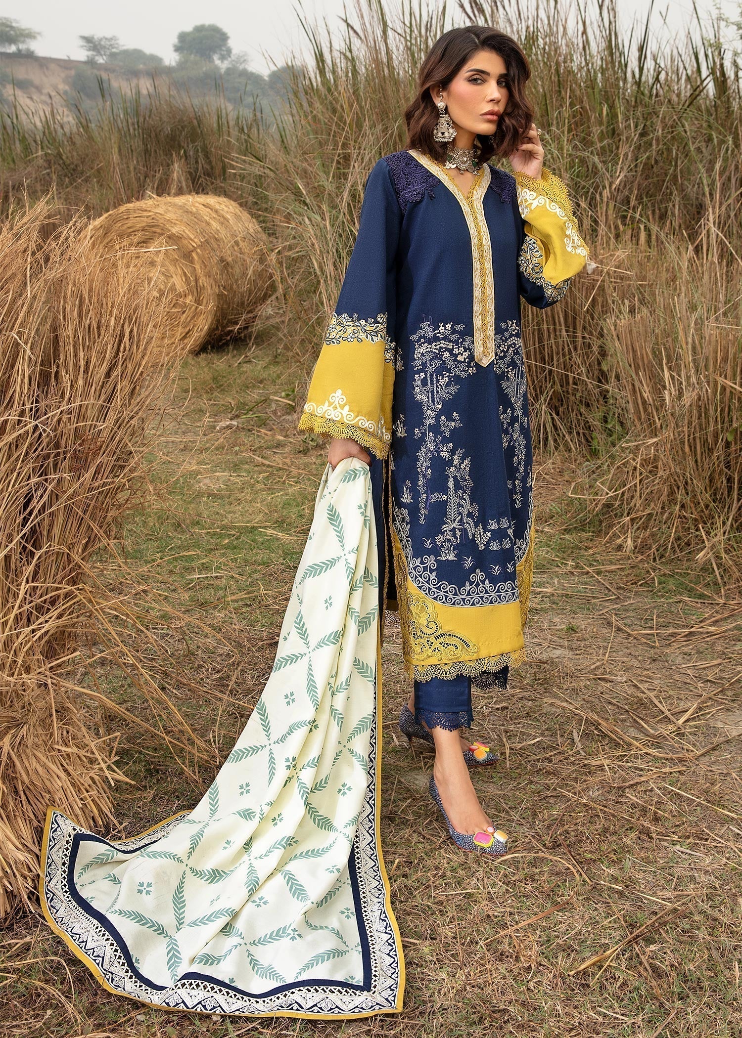 Saira Shakira | Raya Winter Stitched 23 | Neal -  Saira Shakira Luxury - Original Designer Dress - House of Maryam