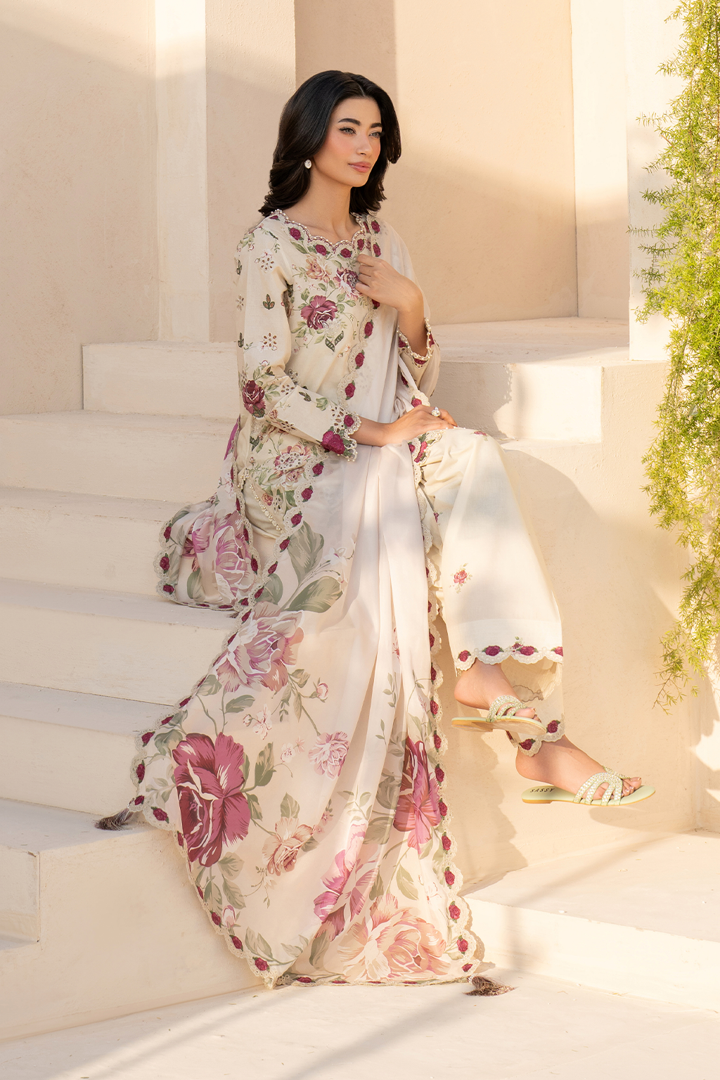 Iznik | Festive Lawn 25 | EFL-05 -  Iznik Ladies Clothes - Original Designer Dress - House of Maryam