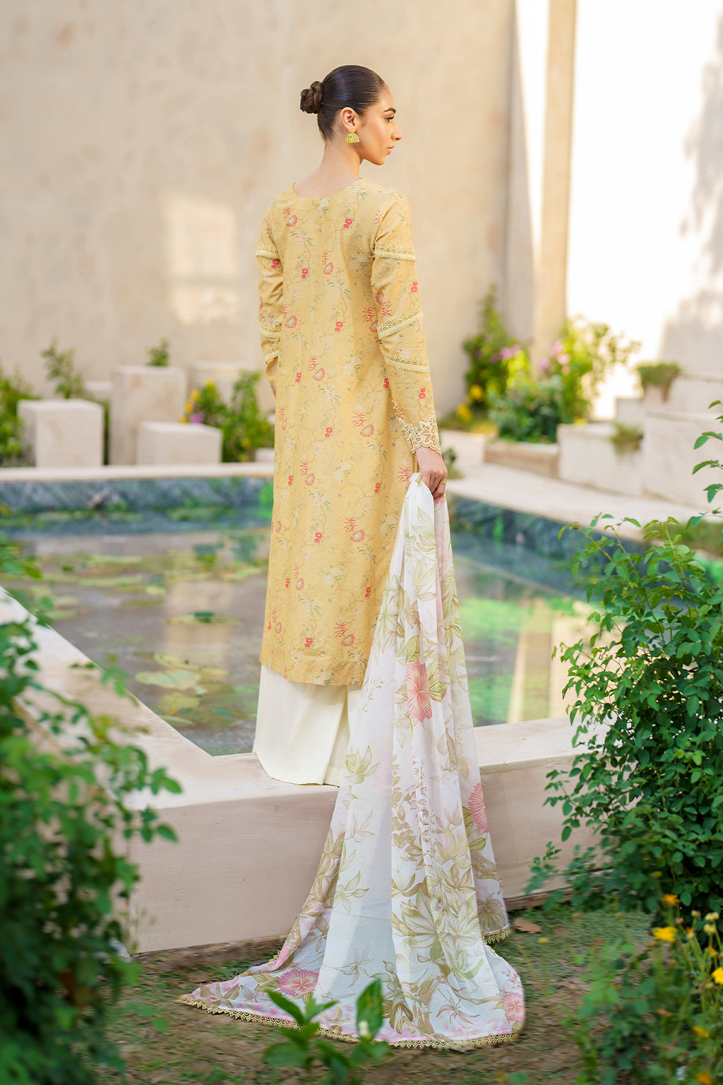 Iznik | Festive lawn 24 | SFL-09 -  Iznik Luxury - Original Designer Dress - House of Maryam