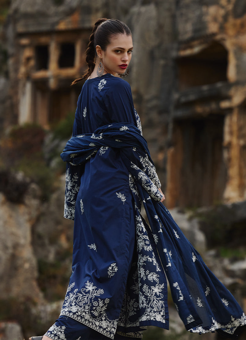 Image | Lawnkari 25 | Yara -  Image Ladies Clothes - Original Designer Dress - House of Maryam
