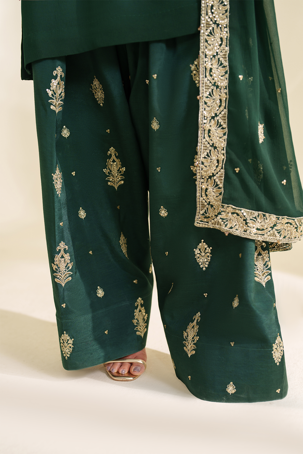 Iznik I Festive Formal I CC-75 Embroidered Chiffon -  Iznik Ladies Clothes - Original Designer Dress - House of Maryam