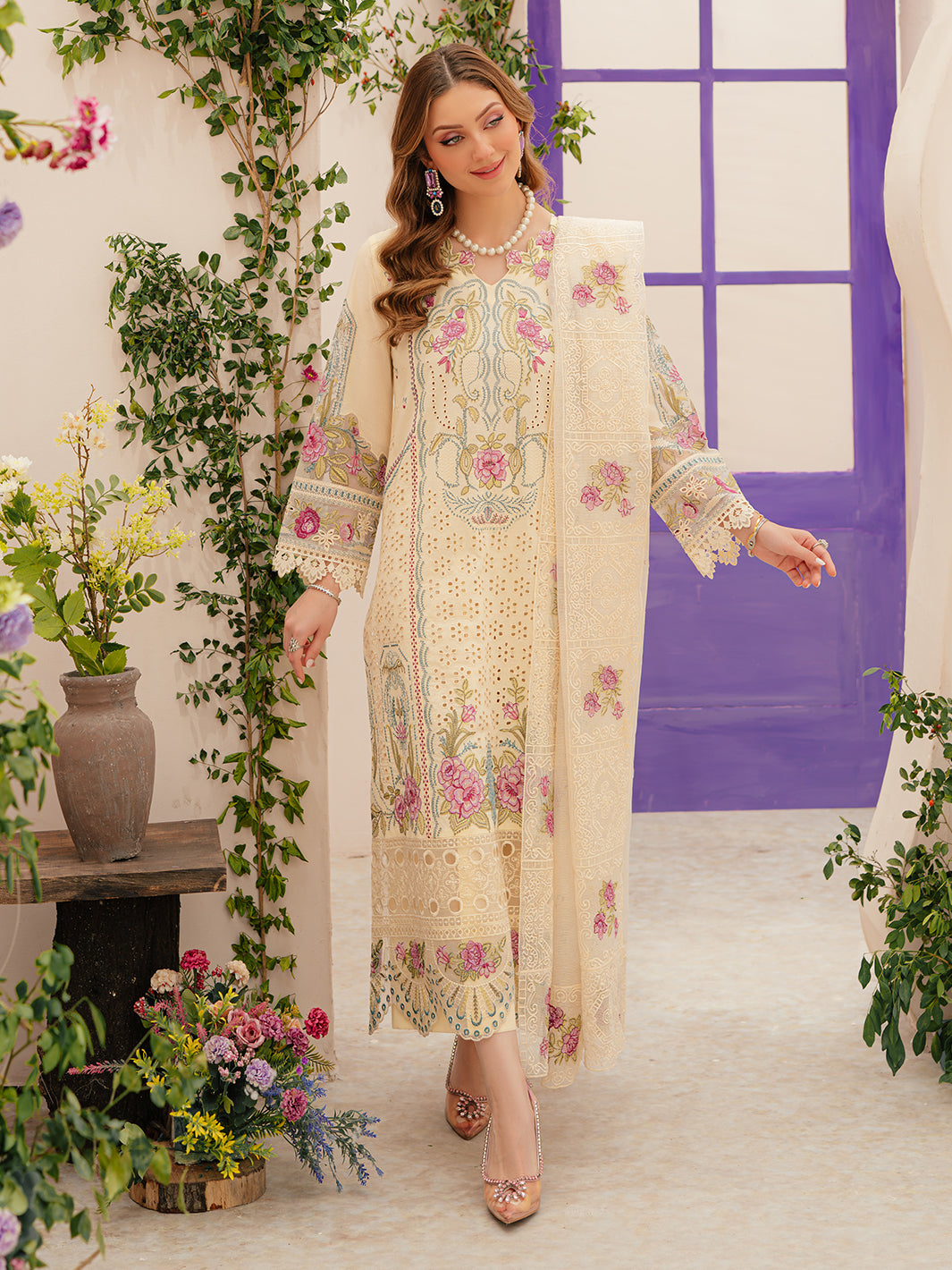 Mahnur | Allenura Luxury Lawn 24 | AMOUR -  Mahnur Luxury - Original Designer Dress - House of Maryam