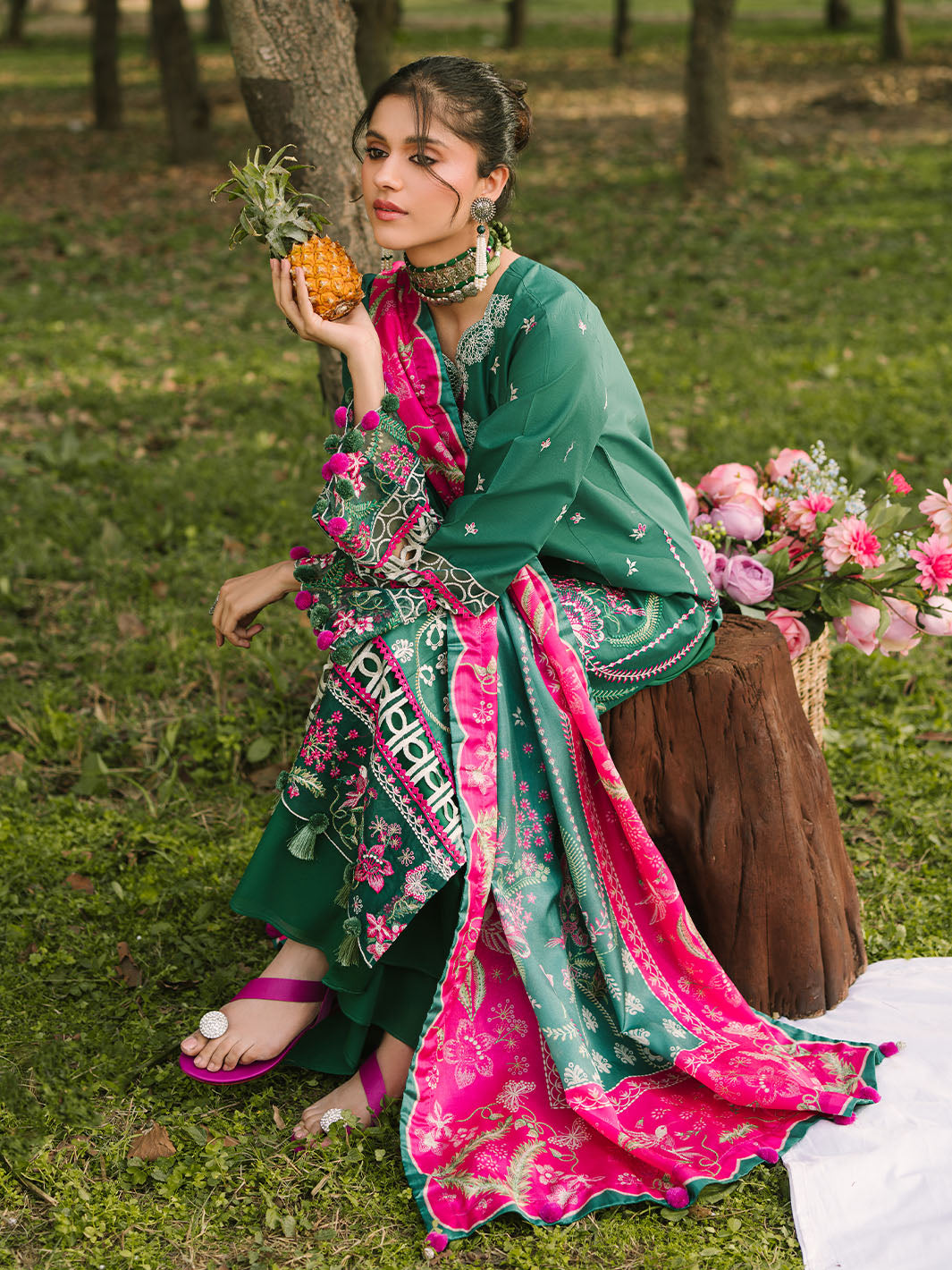 Mahnur | Dahlia Luxury Lawn 25 | Ara -  Mahnur Ladies Clothes - Original Designer Dress - House of Maryam