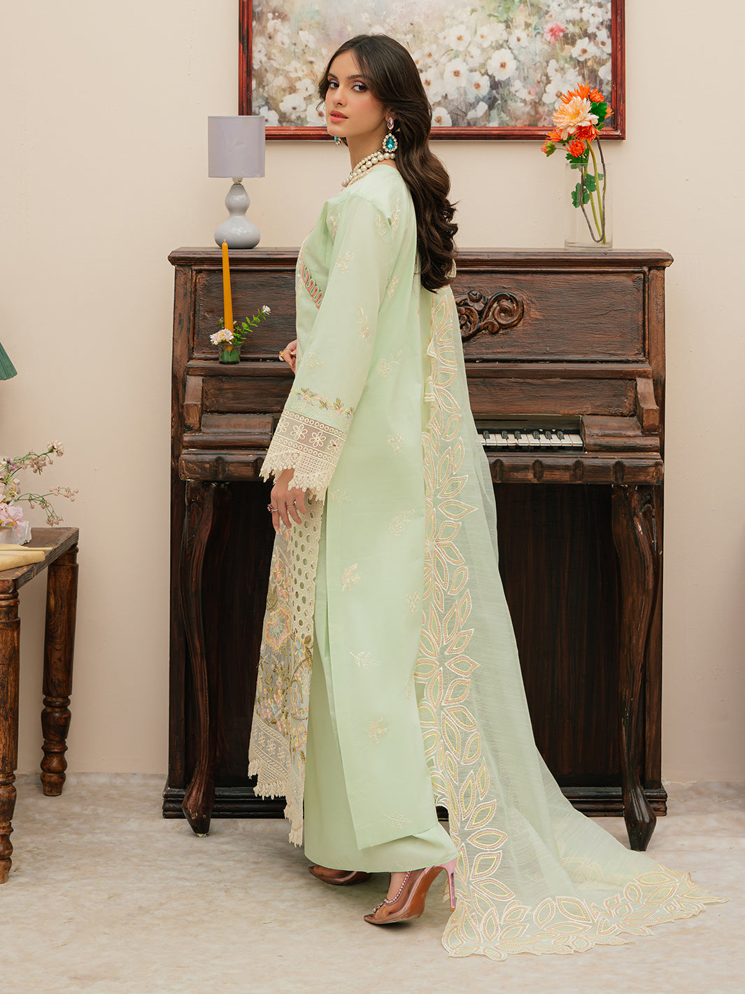 Mahnur | Allenura Luxury Lawn 24 | CAROLINE -  Mahnur Luxury - Original Designer Dress - House of Maryam
