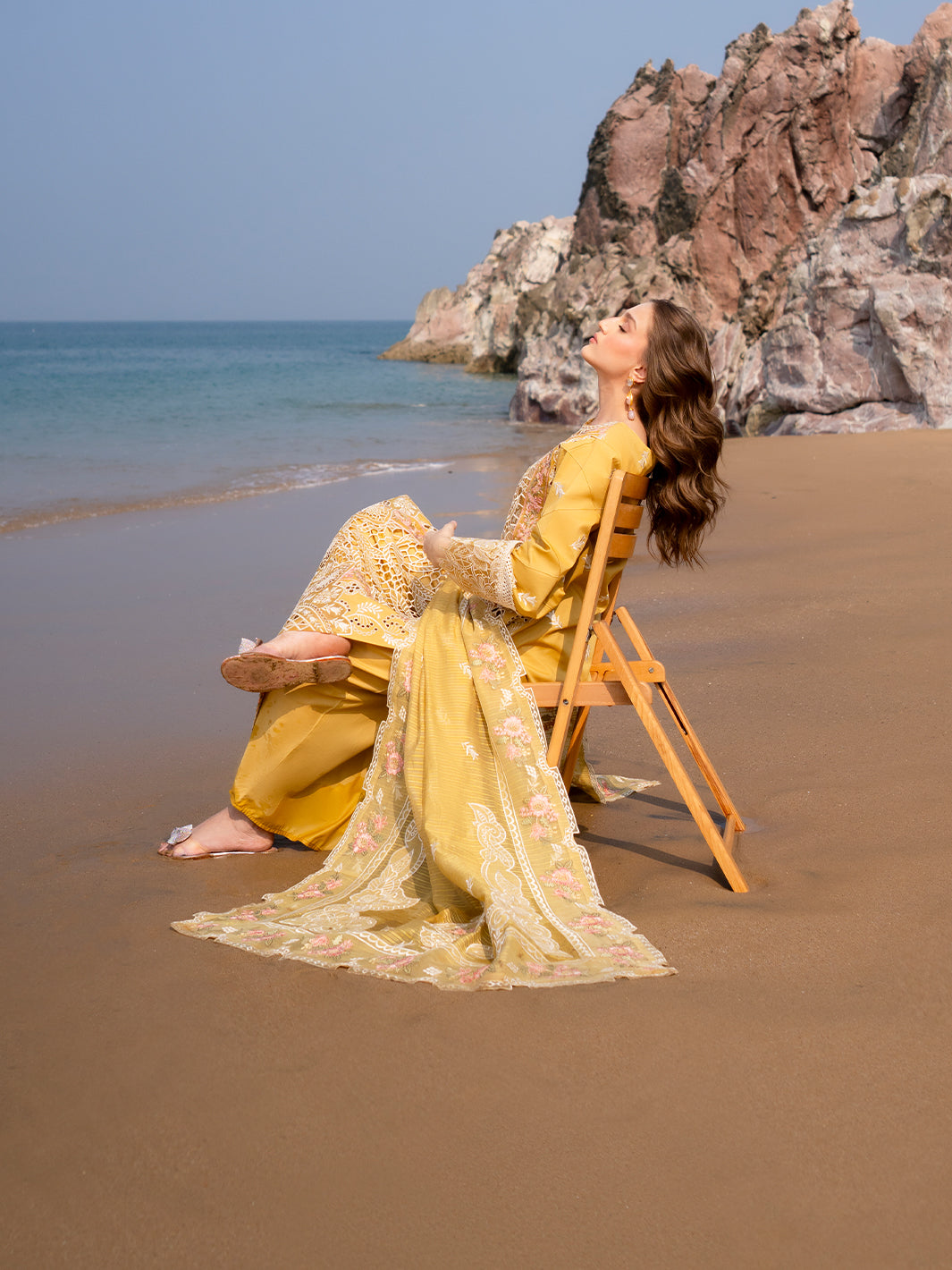 Mahnur | Sirena Luxury Lawn 25 | Dahlia -  Mahnur Ladies Clothes - Original Designer Dress - House of Maryam