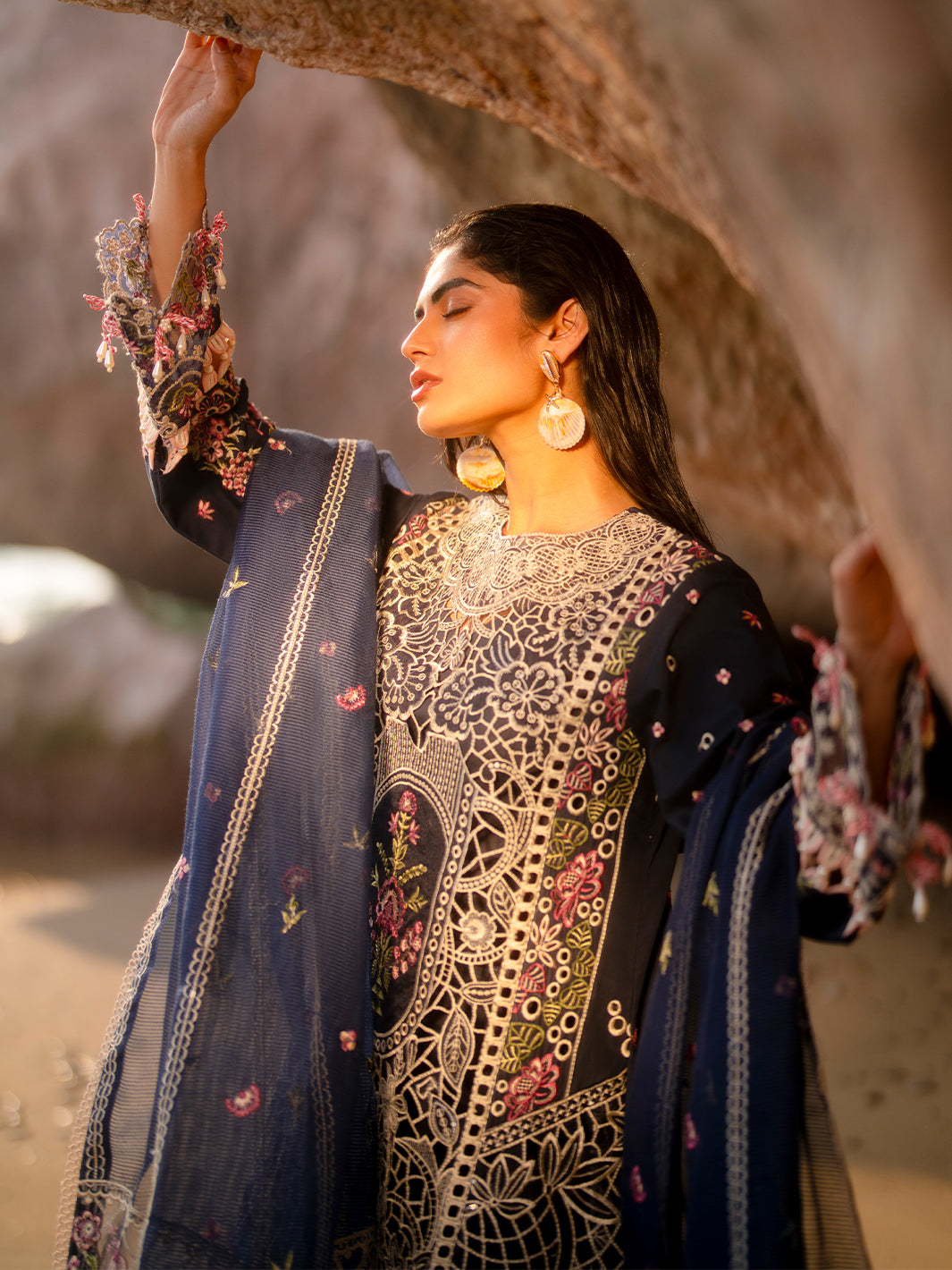 Mahnur | Sirena Luxury Lawn 25 | Derya -  Mahnur Ladies Clothes - Original Designer Dress - House of Maryam