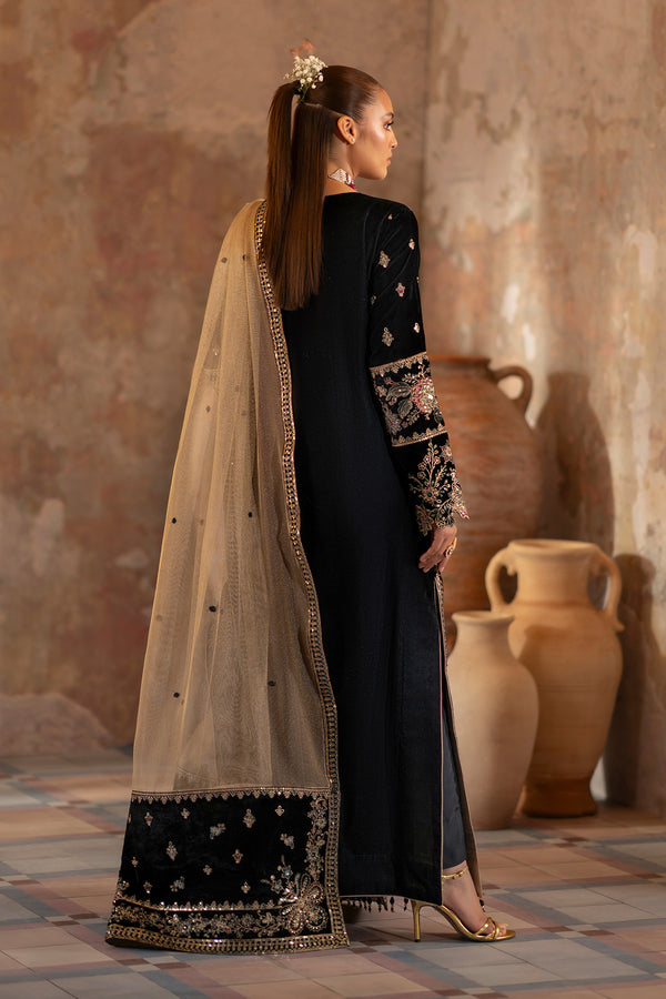 Emaan Adeel | Saanjh Velvet Collection 24 |  Ishaan -  Emaan Adeel Ladies Clothes - Original Designer Dress - House of Maryam