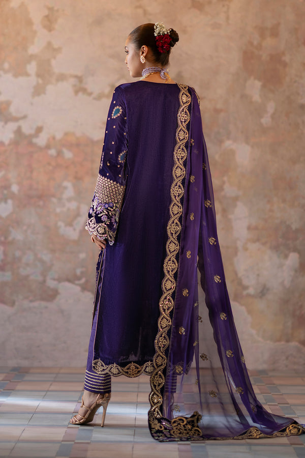 Emaan Adeel | Saanjh Velvet Collection 24 |  Aroosh -  Emaan Adeel Ladies Clothes - Original Designer Dress - House of Maryam