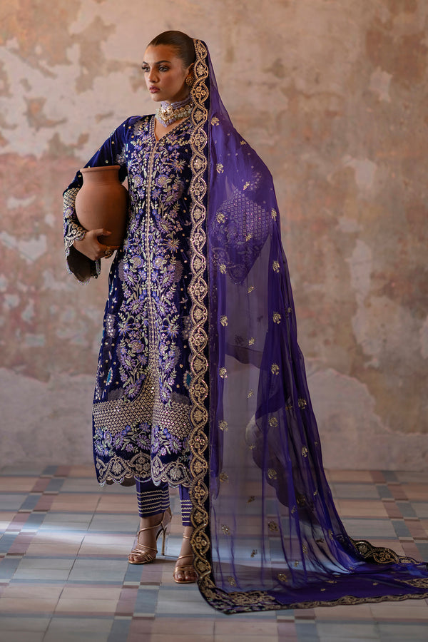 Emaan Adeel | Saanjh Velvet Collection 24 |  Aroosh -  Emaan Adeel Ladies Clothes - Original Designer Dress - House of Maryam