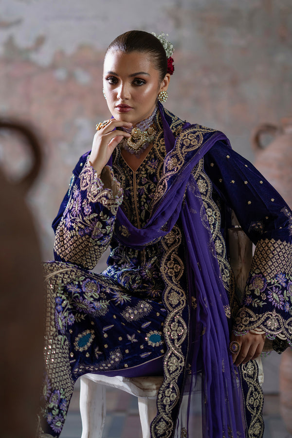 Emaan Adeel | Saanjh Velvet Collection 24 |  Aroosh -  Emaan Adeel Ladies Clothes - Original Designer Dress - House of Maryam