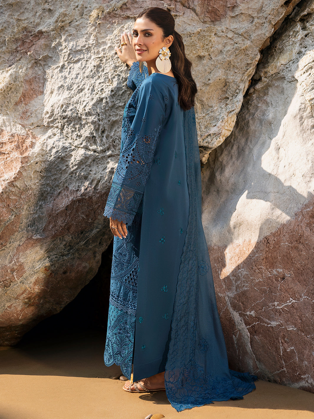 Mahnur | Sirena Luxury Lawn 25 | Iris -  Mahnur Ladies Clothes - Original Designer Dress - House of Maryam