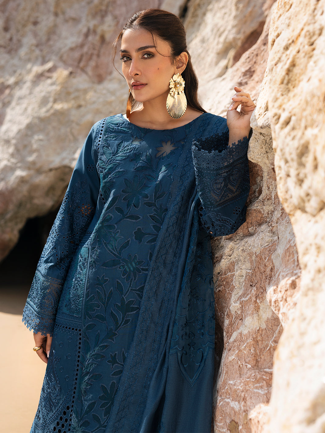 Mahnur | Sirena Luxury Lawn 25 | Iris -  Mahnur Ladies Clothes - Original Designer Dress - House of Maryam