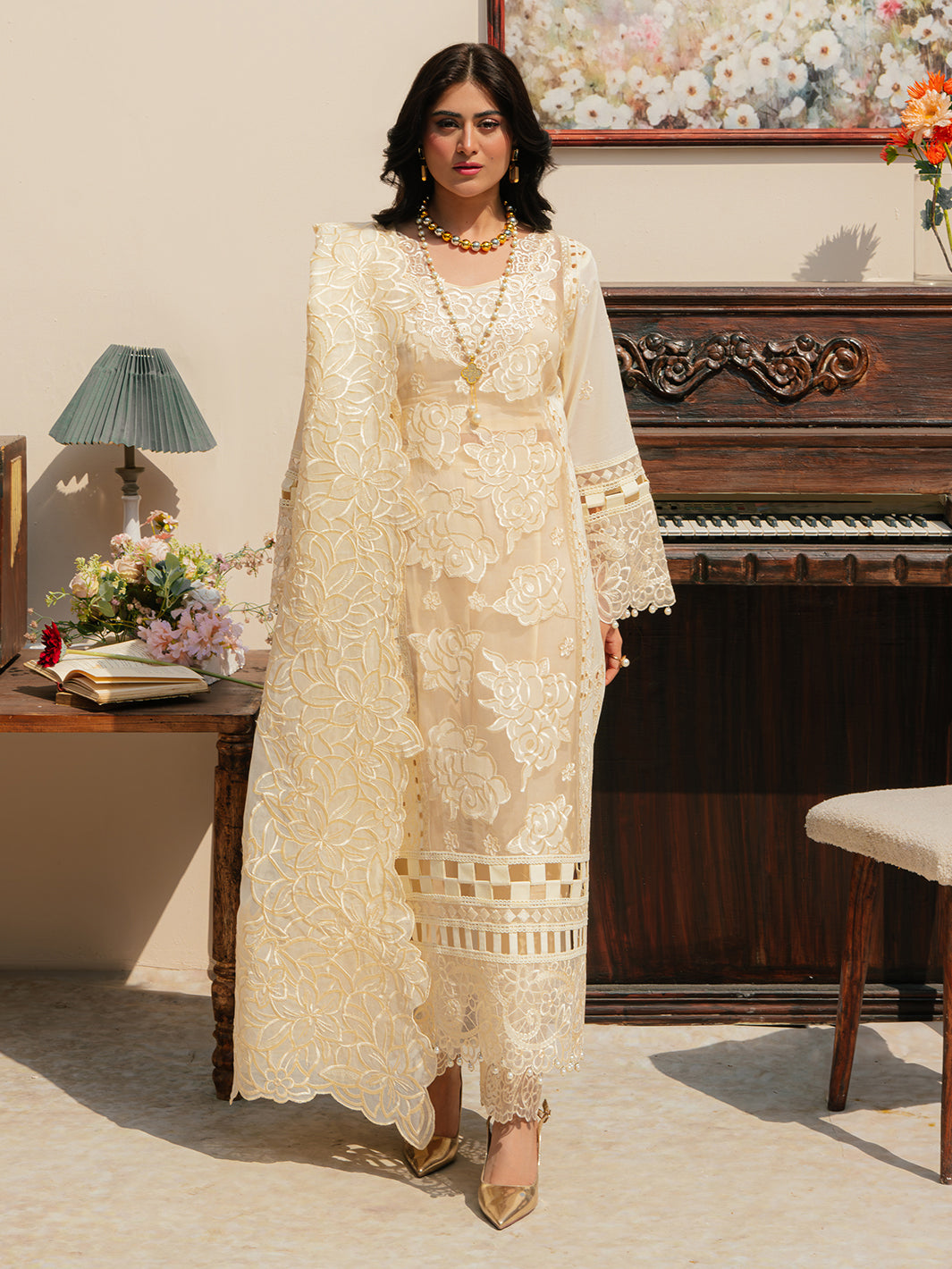 Mahnur | Allenura Luxury Lawn 24 | LUMINARY -  Mahnur Luxury - Original Designer Dress - House of Maryam