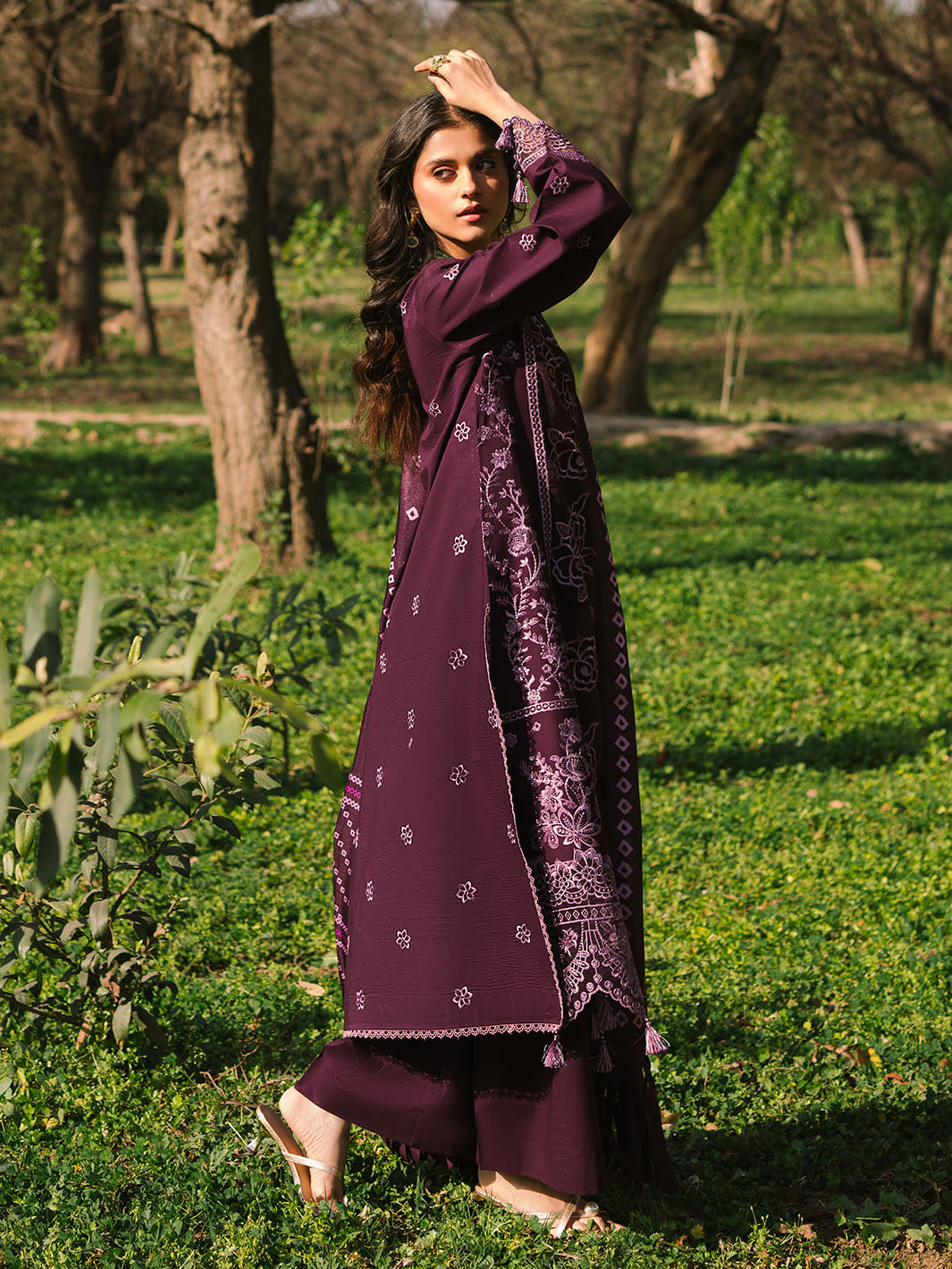 Mahnur | Dahlia Luxury Lawn 25 | Lea -  Mahnur Ladies Clothes - Original Designer Dress - House of Maryam