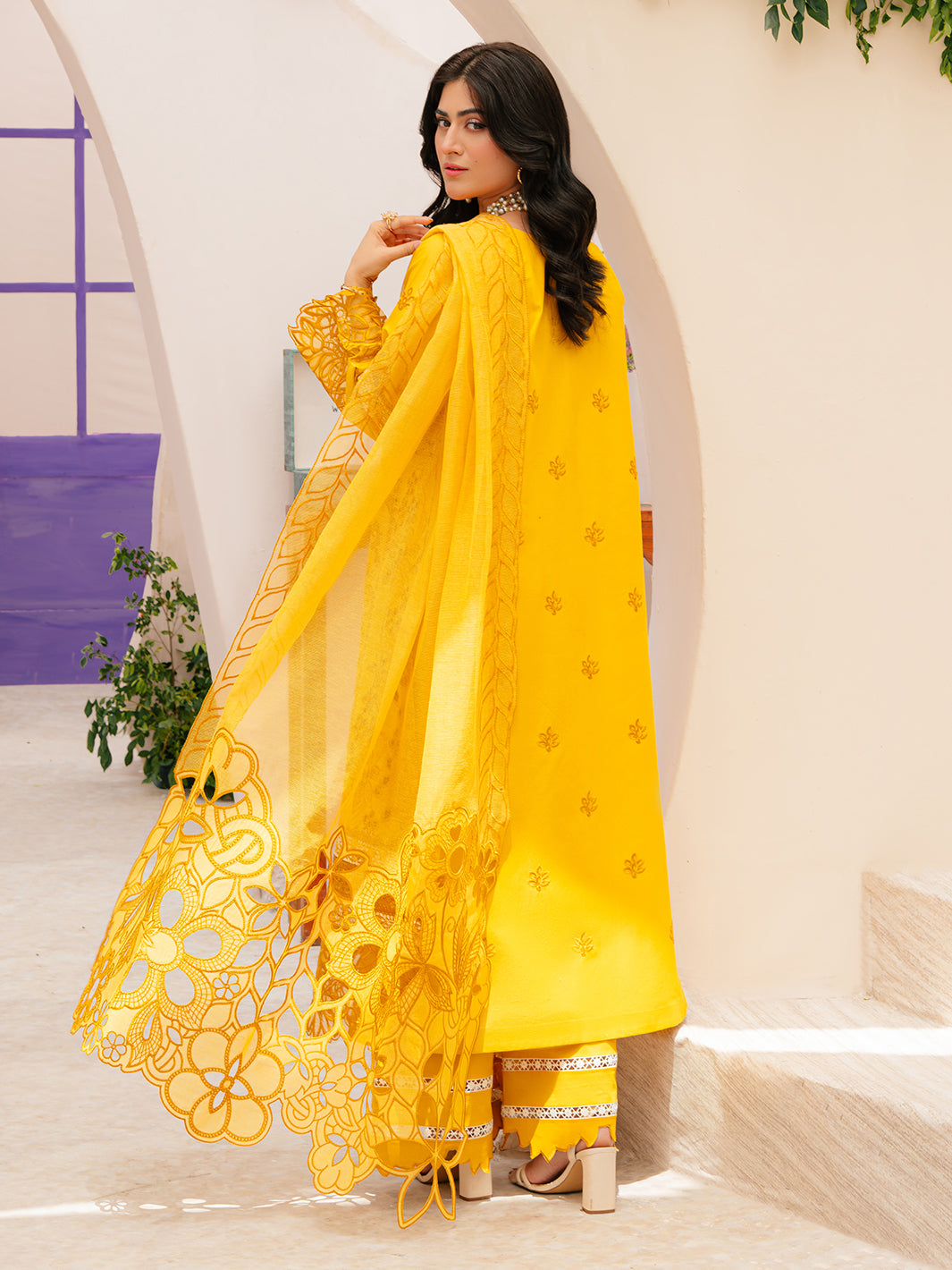 Mahnur | Allenura Luxury Lawn 24 | MERIDIAN -  Mahnur Luxury - Original Designer Dress - House of Maryam