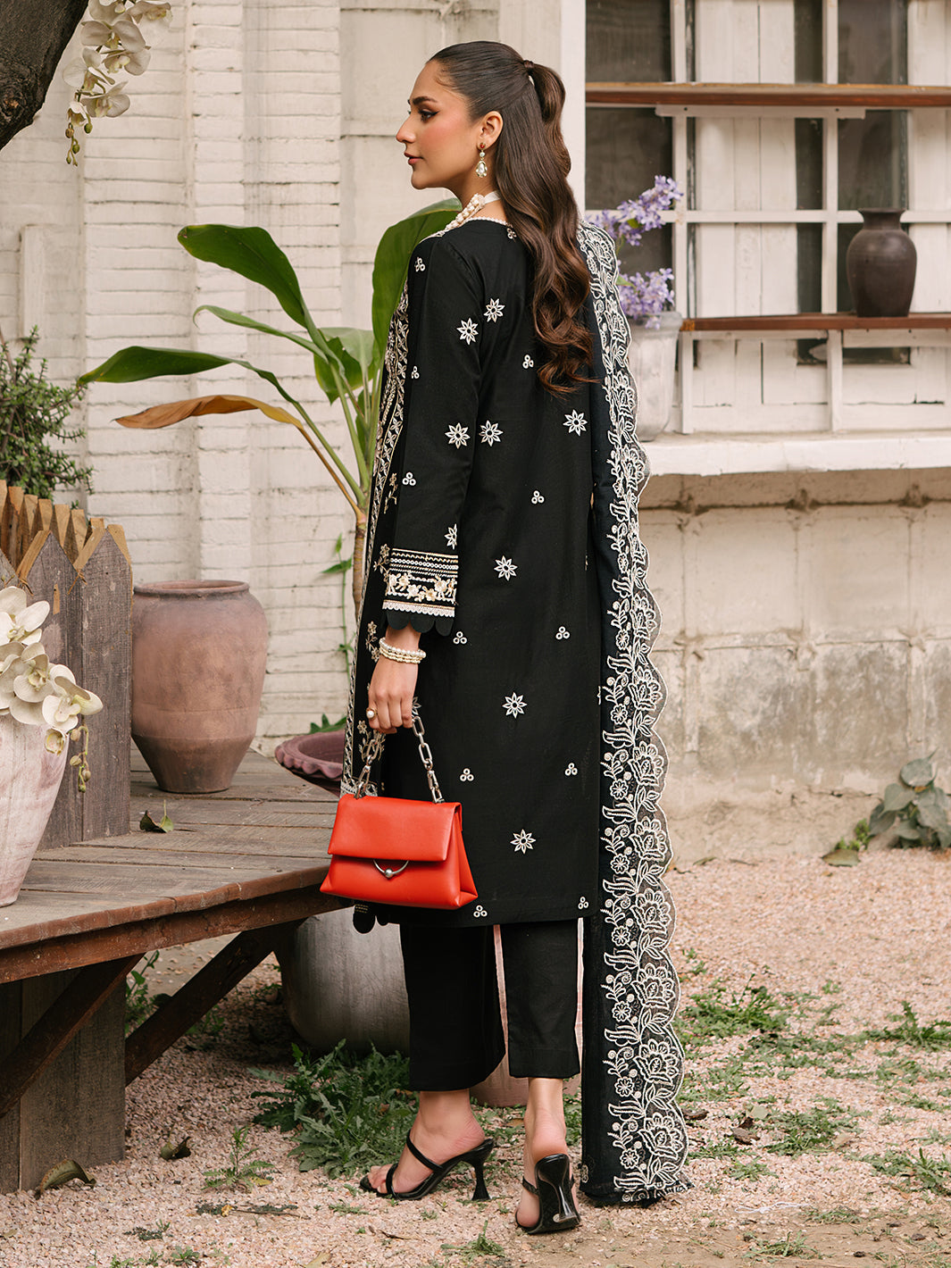 Mahnur | Masakali Luxury Lawn 24 | MK 04 - A -  Mahnur Luxury - Original Designer Dress - House of Maryam