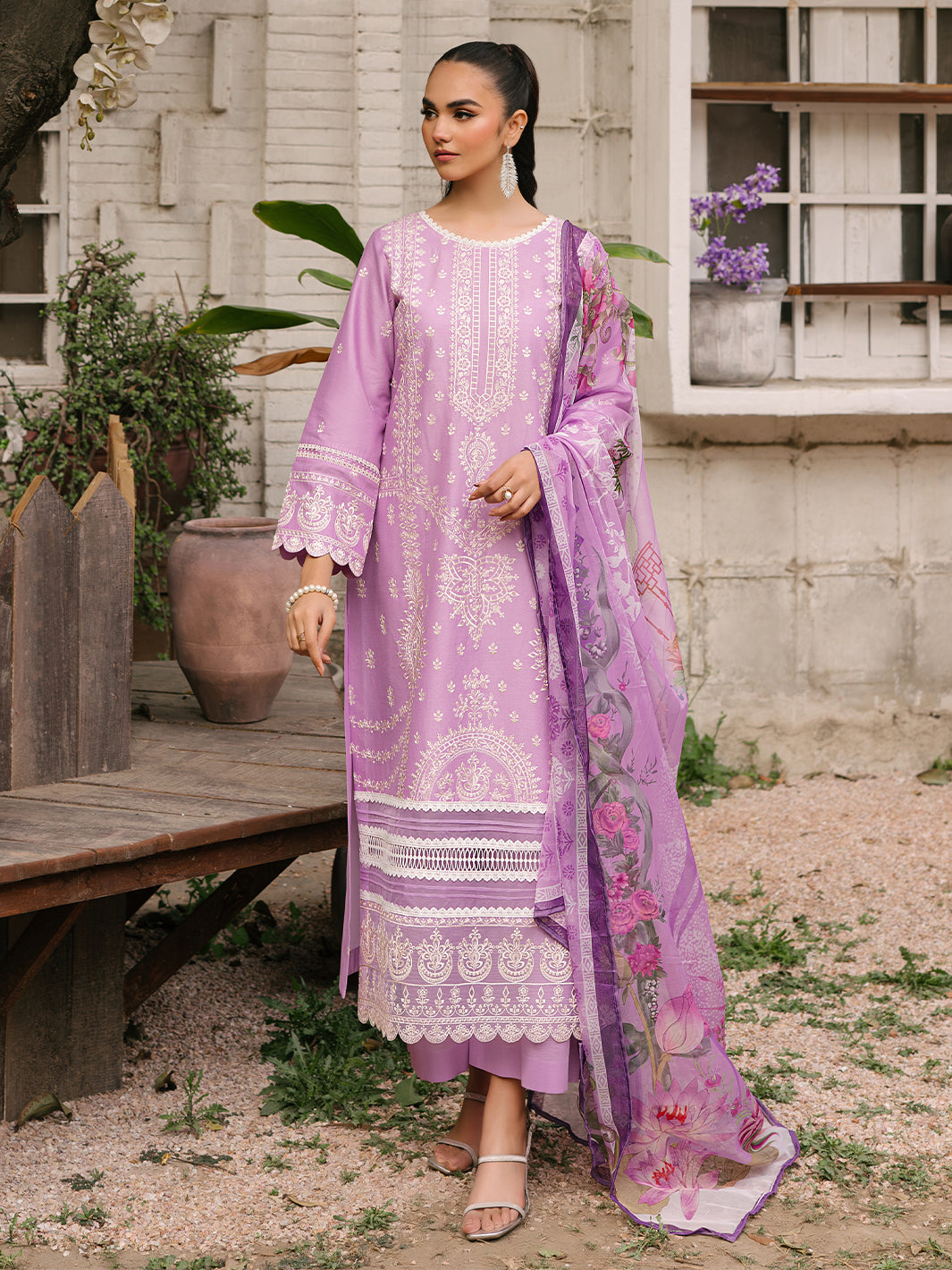 Mahnur | Masakali Luxury Lawn 24 | MK 05 - B -  Mahnur Luxury - Original Designer Dress - House of Maryam