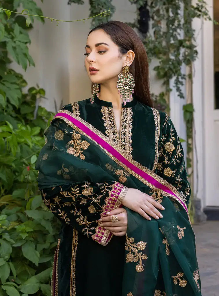 Zainab Chottani | Stitched Velvet 2022 | Pareeshay -  Zainab Chottani Formal - Original Designer Dress - House of Maryam