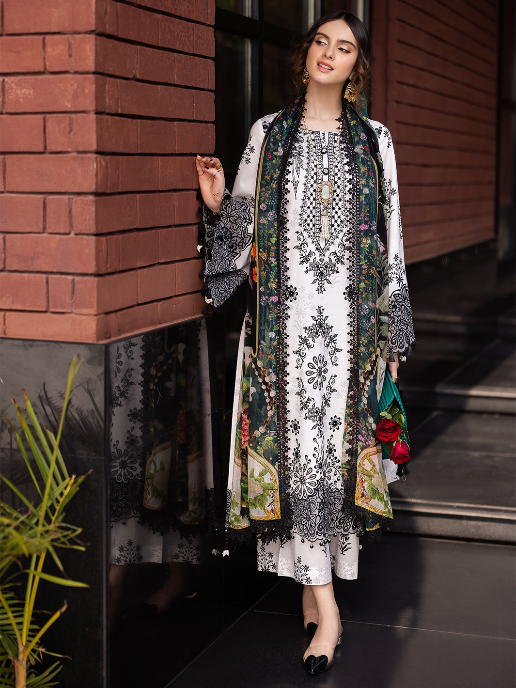 Mahnur | After Hours Luxury Lawn 25 | Sundaze Soiree -  Mahnur Ladies Clothes - Original Designer Dress - House of Maryam