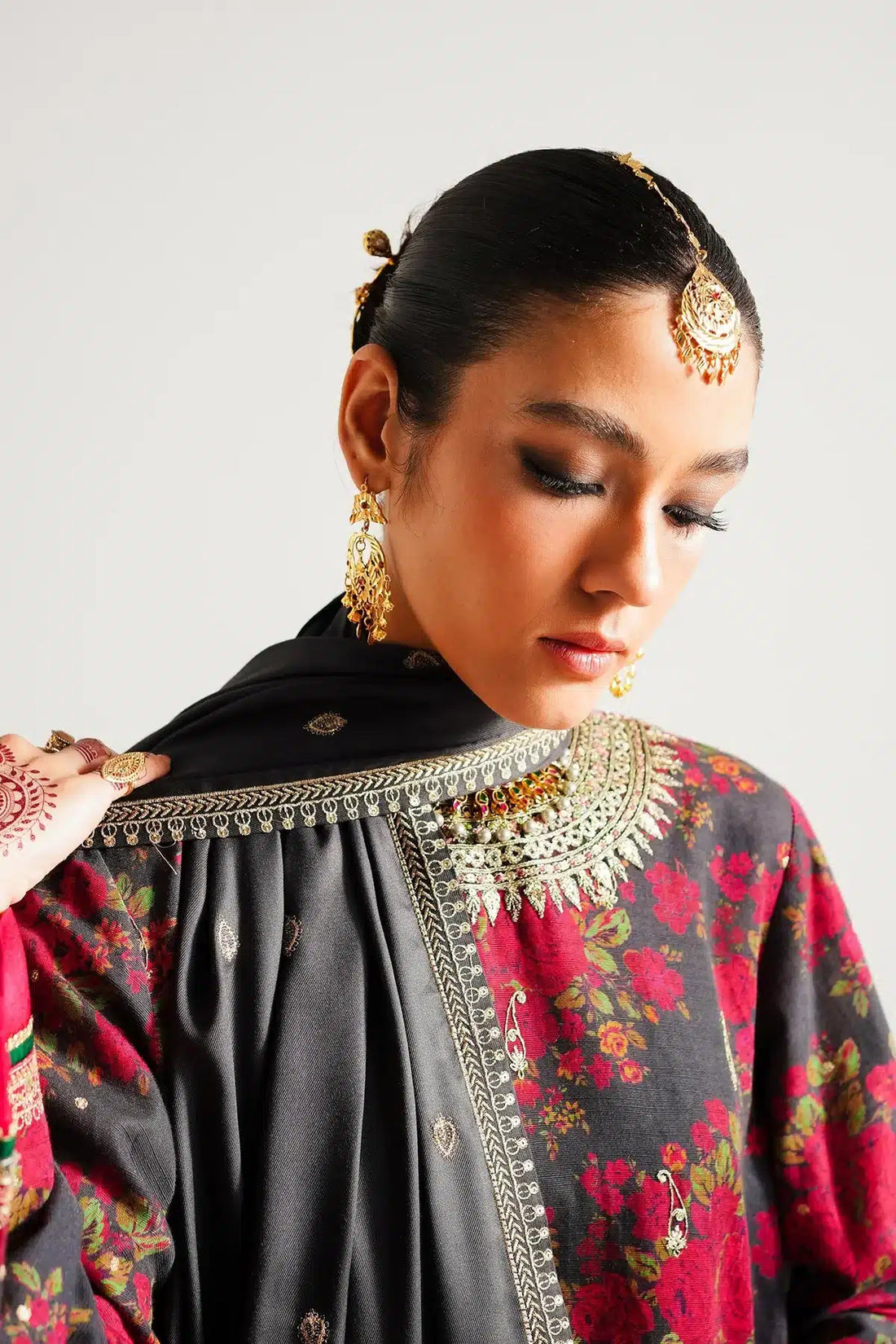 Zara ShahJahan | Winter Shawl 23 | WS23-D3 -  Zara Sahjahan Luxury - Original Designer Dress - House of Maryam