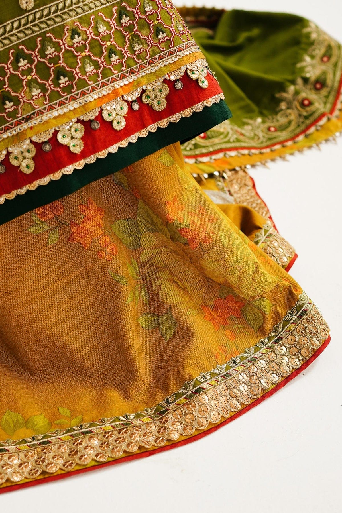 Zara ShahJahan | Winter Shawl 23 | WS23-D6 -  Zara Shahjahan Luxury - Original Designer Dress - House of Maryam