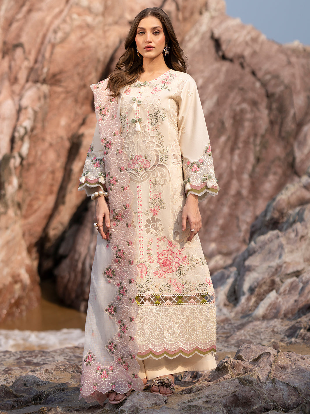 Mahnur | Sirena Luxury Lawn 25 | Wisteria -  Mahnur Ladies Clothes - Original Designer Dress - House of Maryam