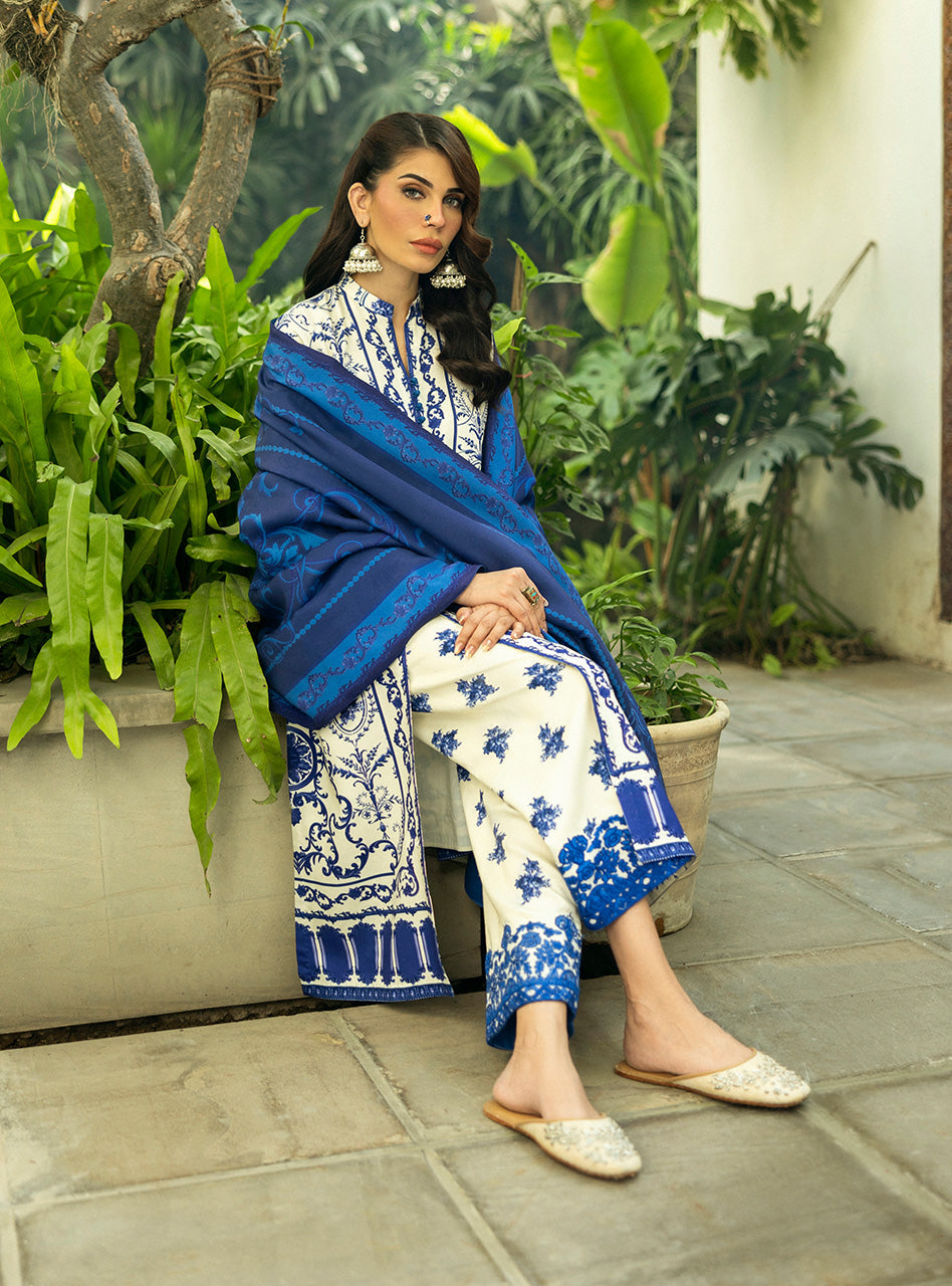 Zainab Chottani | Winter Shawls 24 |  Rania -  Zainab Chottani Ladies Clothes - Original Designer Dress - House of Maryam