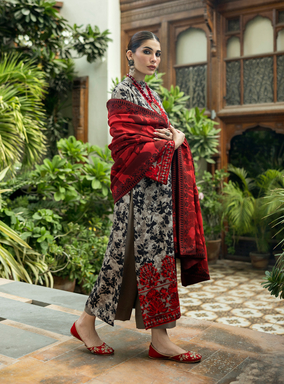 Zainab Chottani | Winter Shawls 24 |  Zemestan -  Zainab Chottani Ladies Clothes - Original Designer Dress - House of Maryam