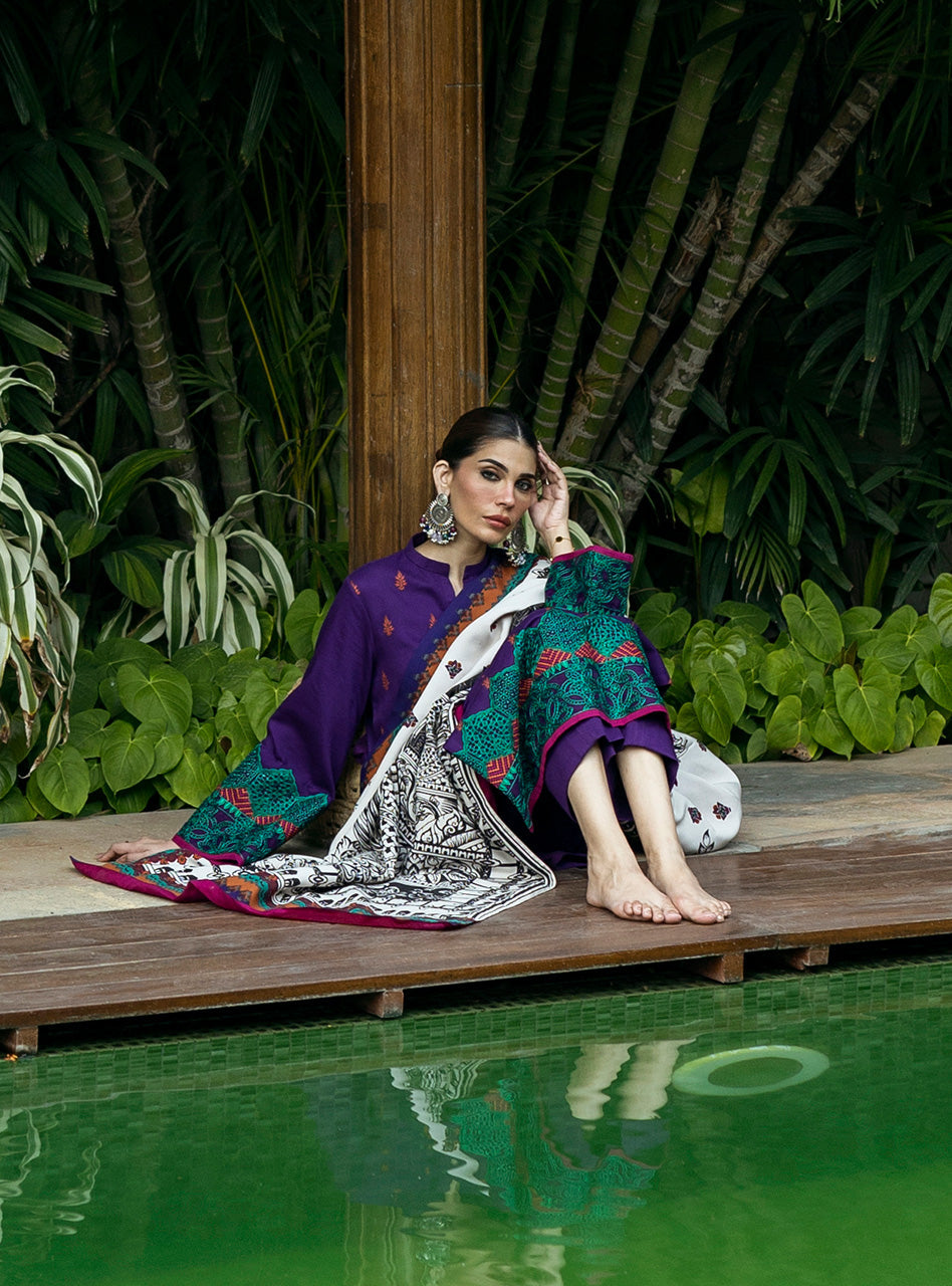 Zainab Chottani | Winter Shawls 24 |  Vaniza -  Zainab Chottani Ladies Clothes - Original Designer Dress - House of Maryam