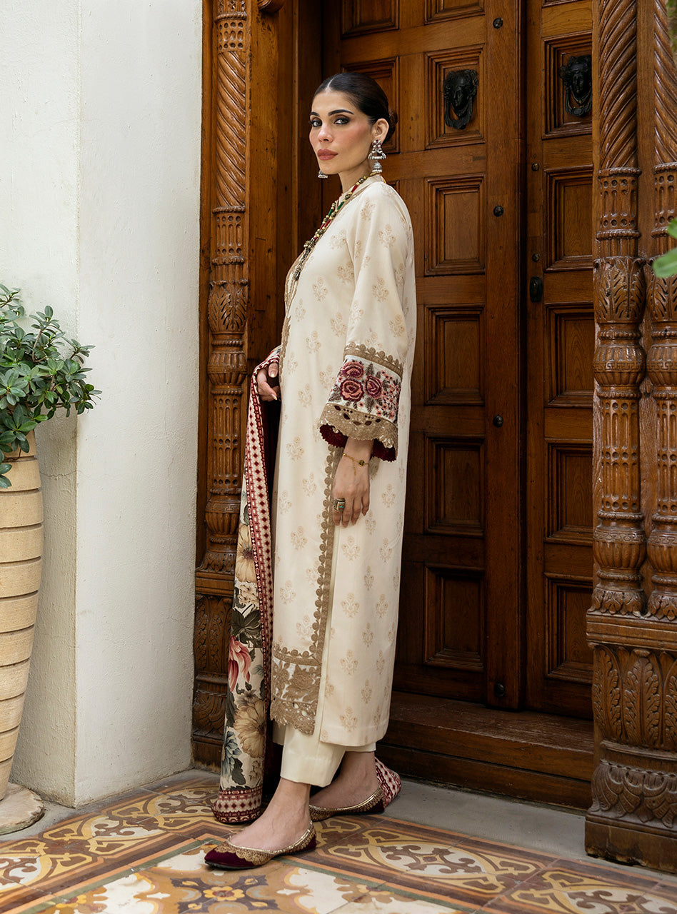 Zainab Chottani | Winter Shawls 24 |  Shyna -  Zainab Chottani Ladies Clothes - Original Designer Dress - House of Maryam