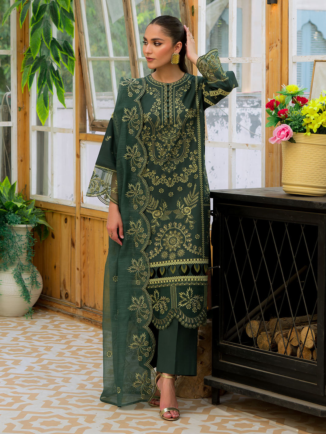 Mahnur | Bella Lawn 24 | BL - 06 -  Mahnur Luxury - Original Designer Dress - House of Maryam