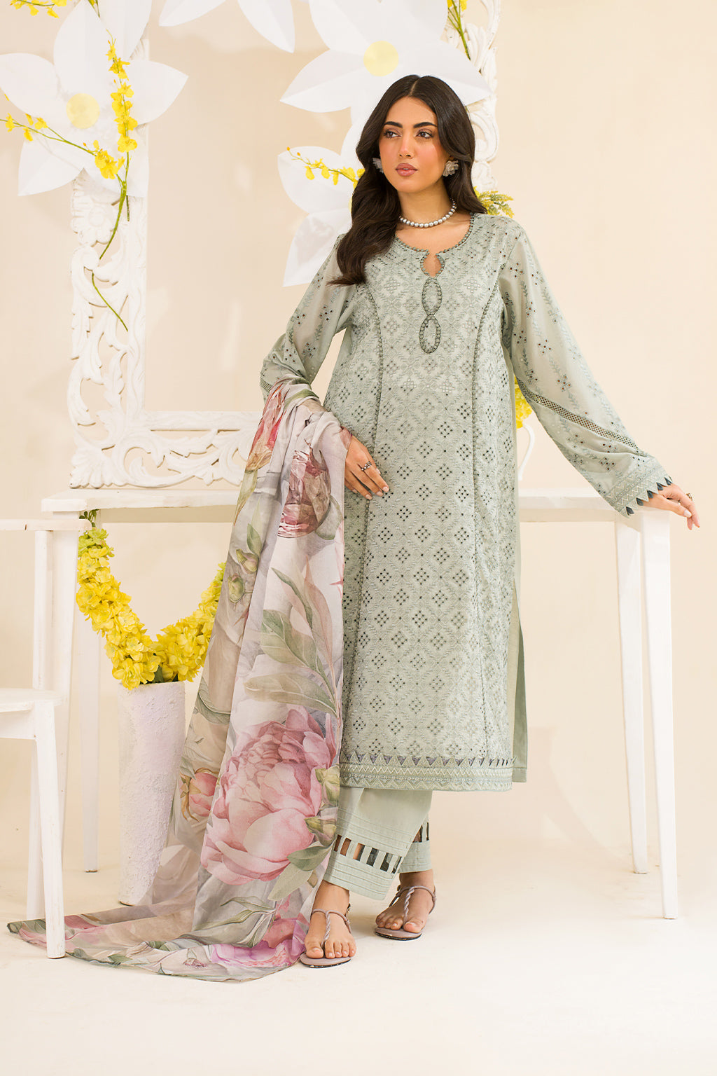 Iznik | Lawnkari 24 | UE-189 SLEEKCHIC -  Iznik Formal - Original Designer Dress - House of Maryam