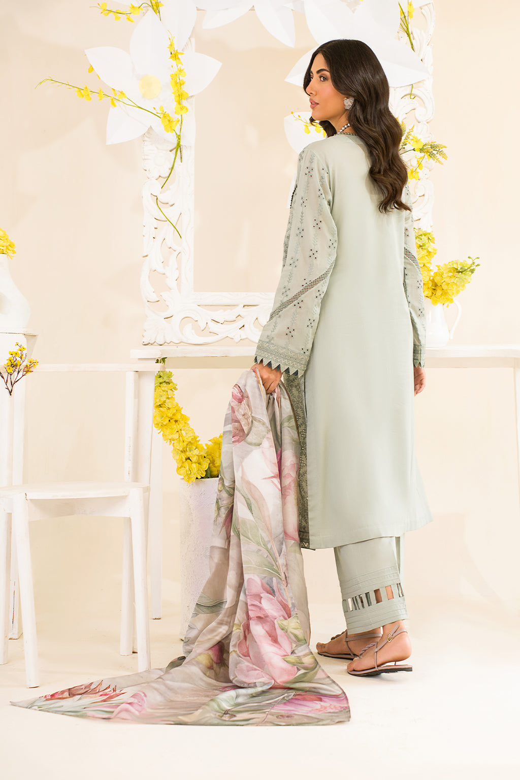 Iznik | Lawnkari 24 | UE-189 SLEEKCHIC -  Iznik Formal - Original Designer Dress - House of Maryam