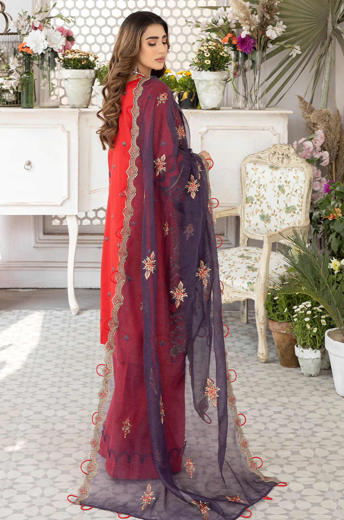 Mohagni | Muntazir Luxury Lawn 24 | AM-10 -  Mohagni Luxury - Original Designer Dress - House of Maryam