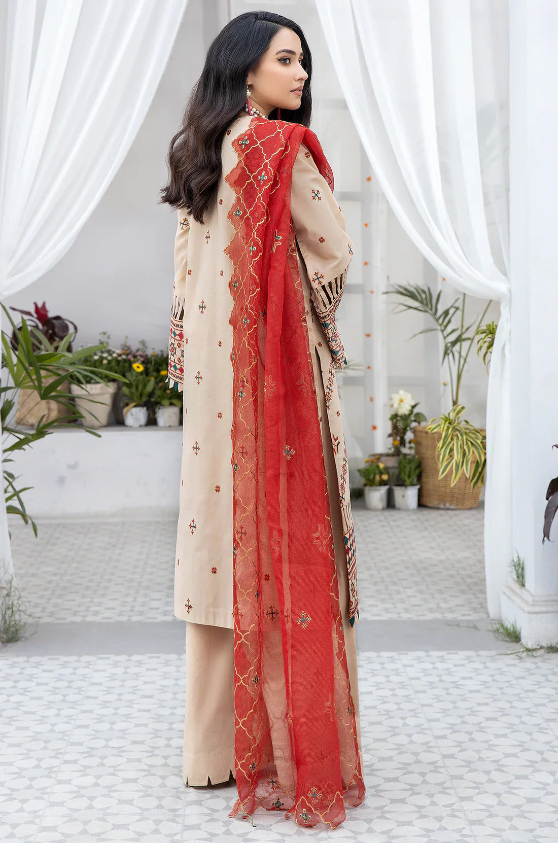 Mohagni | Muntazir Luxury Lawn 24 | AM-15 -  Mohagni Luxury - Original Designer Dress - House of Maryam