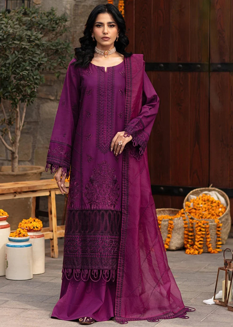 Mohagni | Muntazir Luxury Lawn 24 | CM-02 -  Mohagni Luxury - Original Designer Dress - House of Maryam