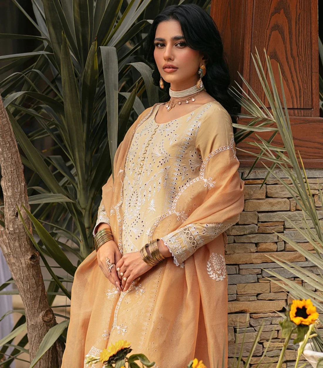 Mohagni | Muntazir Luxury Lawn 24 | CM-05 -  Mohagni Luxury - Original Designer Dress - House of Maryam