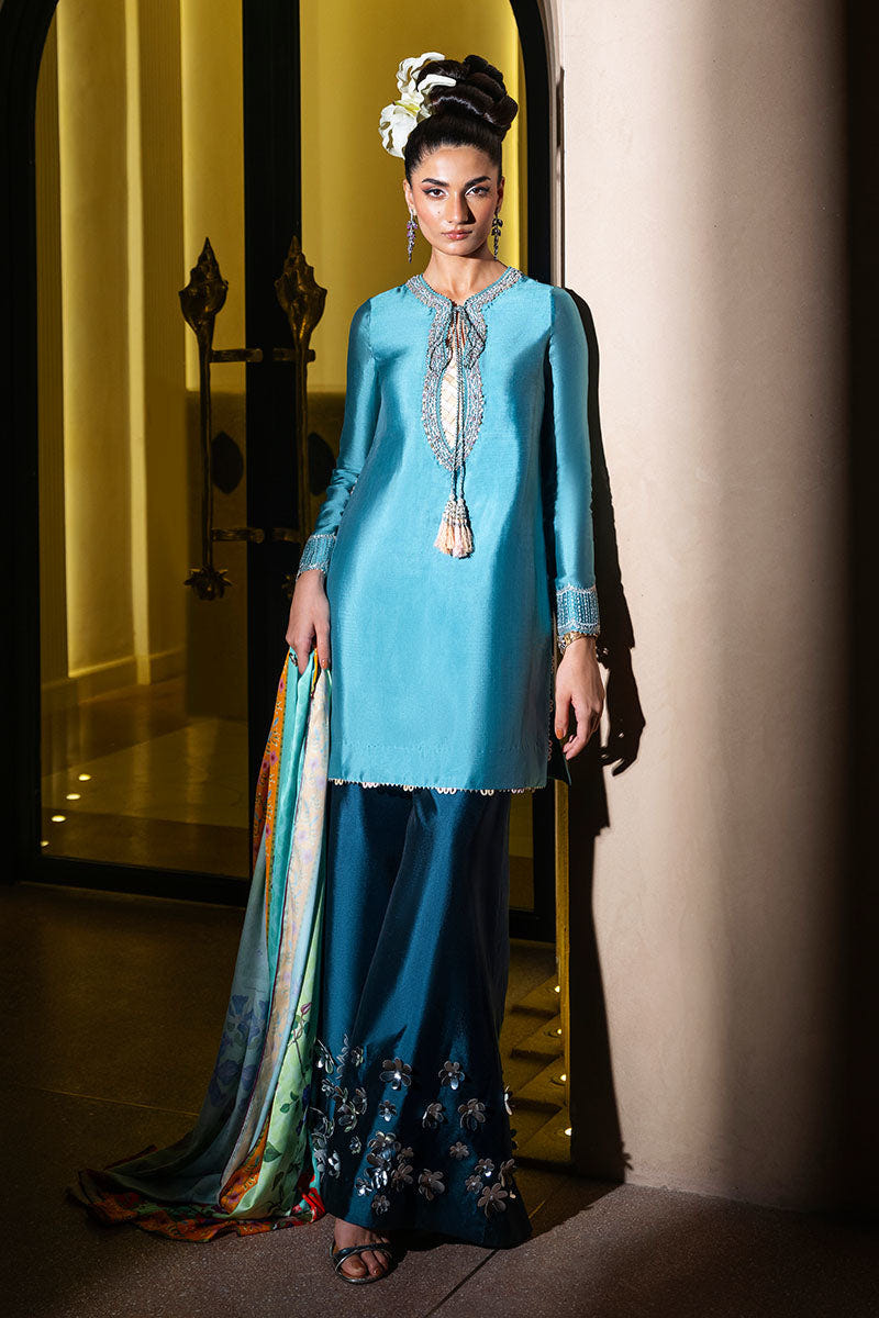Haute Form | Diva Formals | Floral Applique -  Haute Form Ladies Clothes - Original Designer Dress - House of Maryam