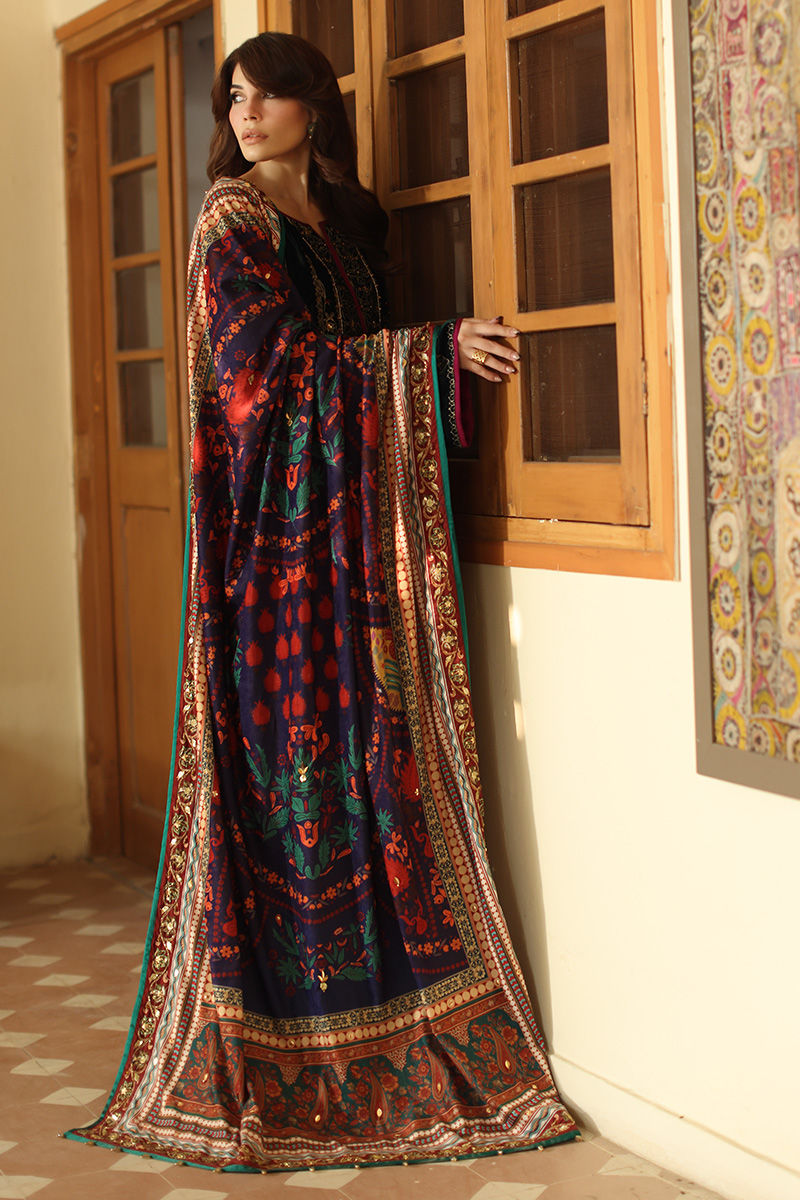 Aisha Imran | Printed Panache Velvet Shawls 25 | Liyana Velvet Shawl, image 5