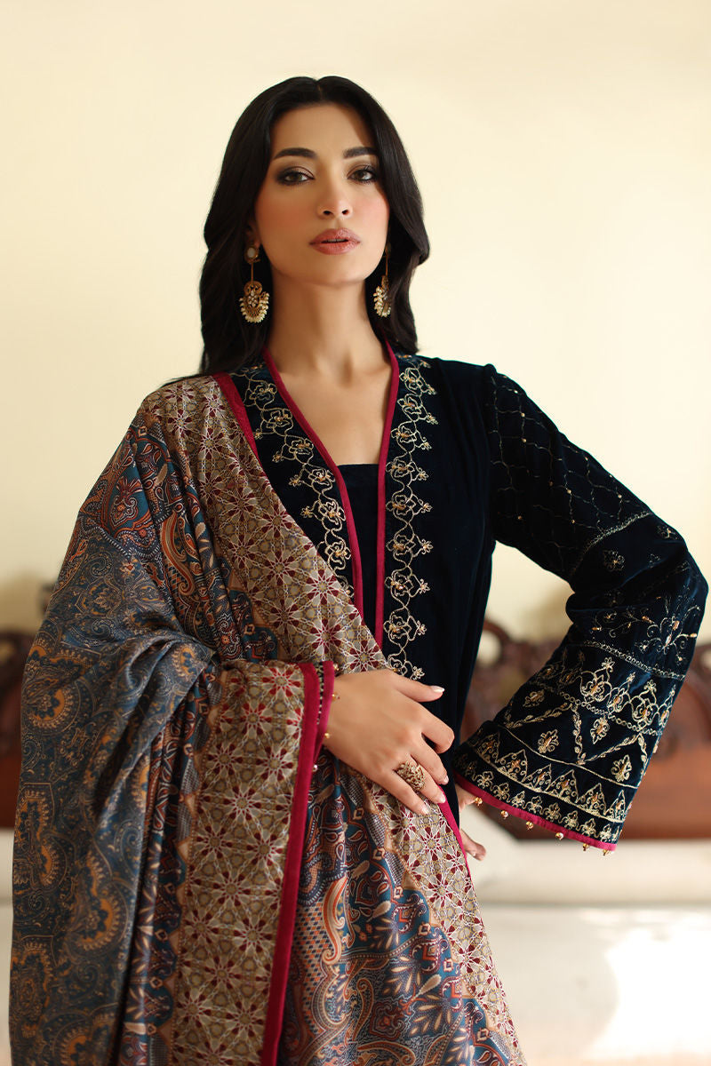 Aisha Imran | Printed Panache Velvet Shawls 25 | Reeva Velvet Shawl, image 4
