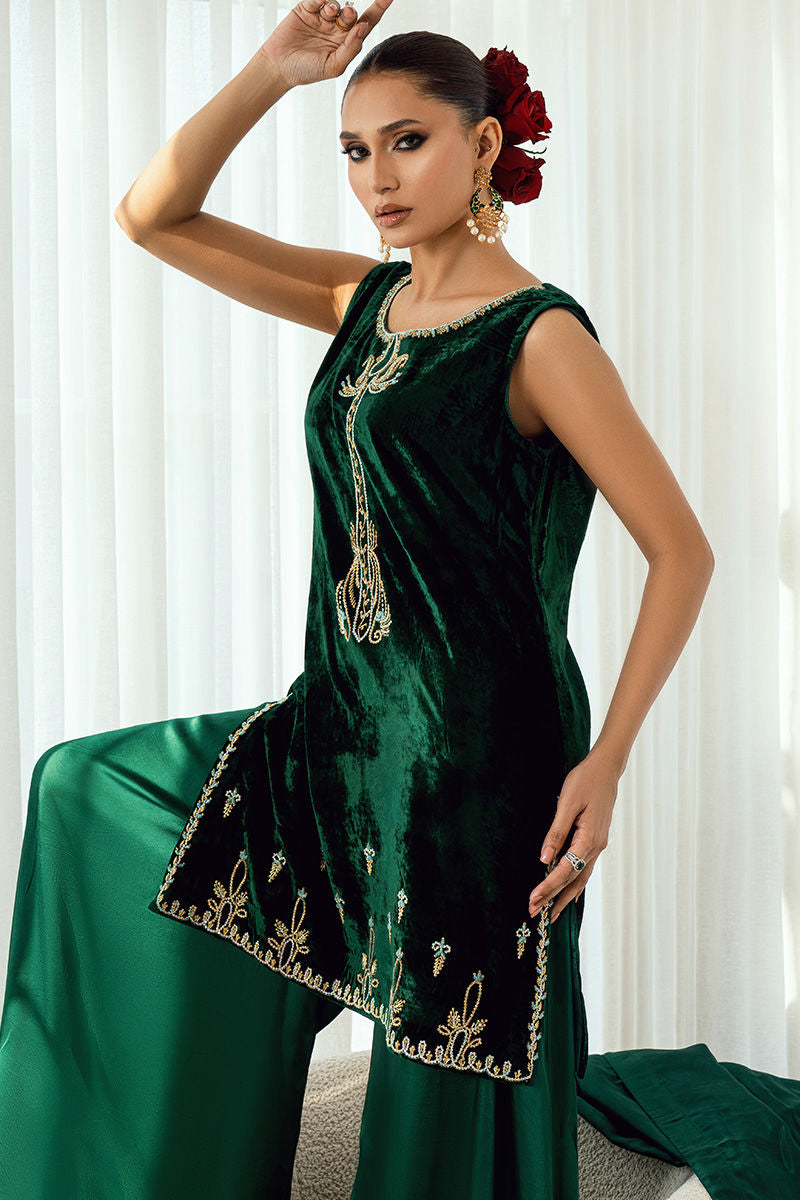 Fatima Khan | Warm Whisper Velvet 25 | Emerald Dusk, image 5