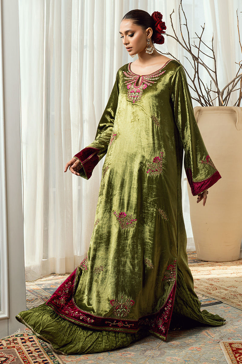 Fatima Khan | Warm Whisper Velvet 25 | Jade Whisper-3