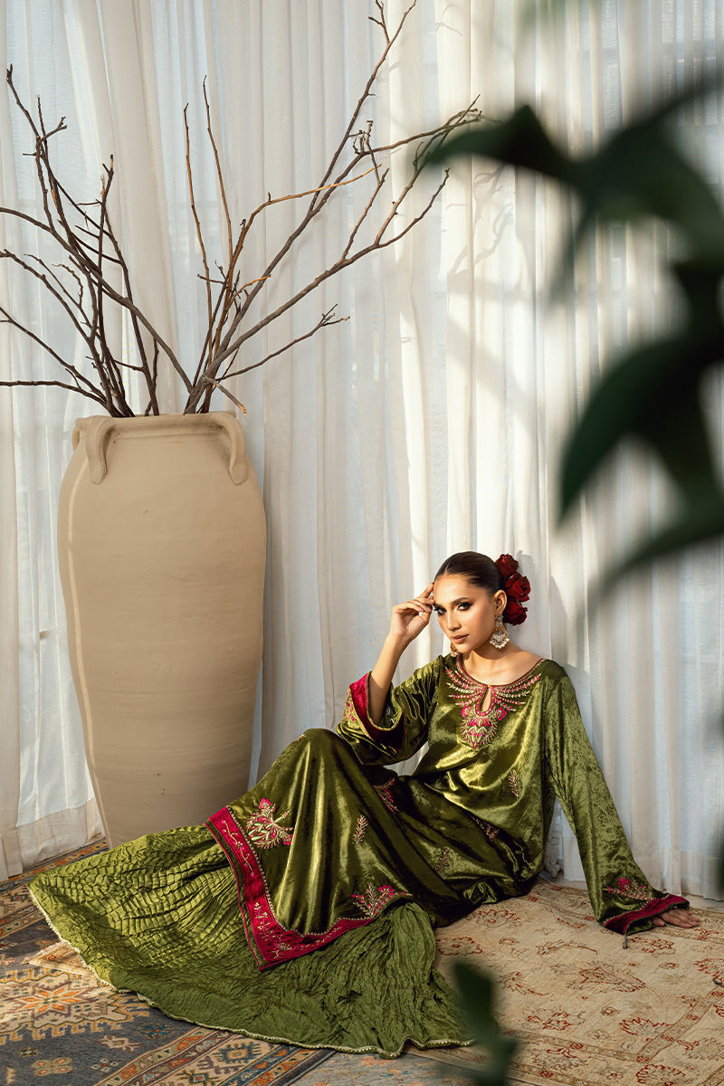 Fatima Khan | Warm Whisper Velvet 25 | Jade Whisper-6