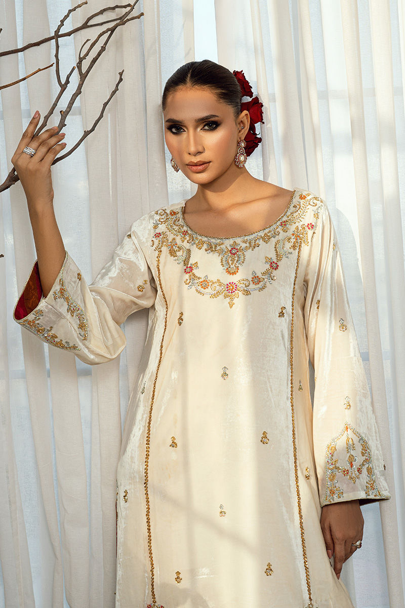 Fatima Khan | Warm Whisper Velvet 25 | Golden Grace-3
