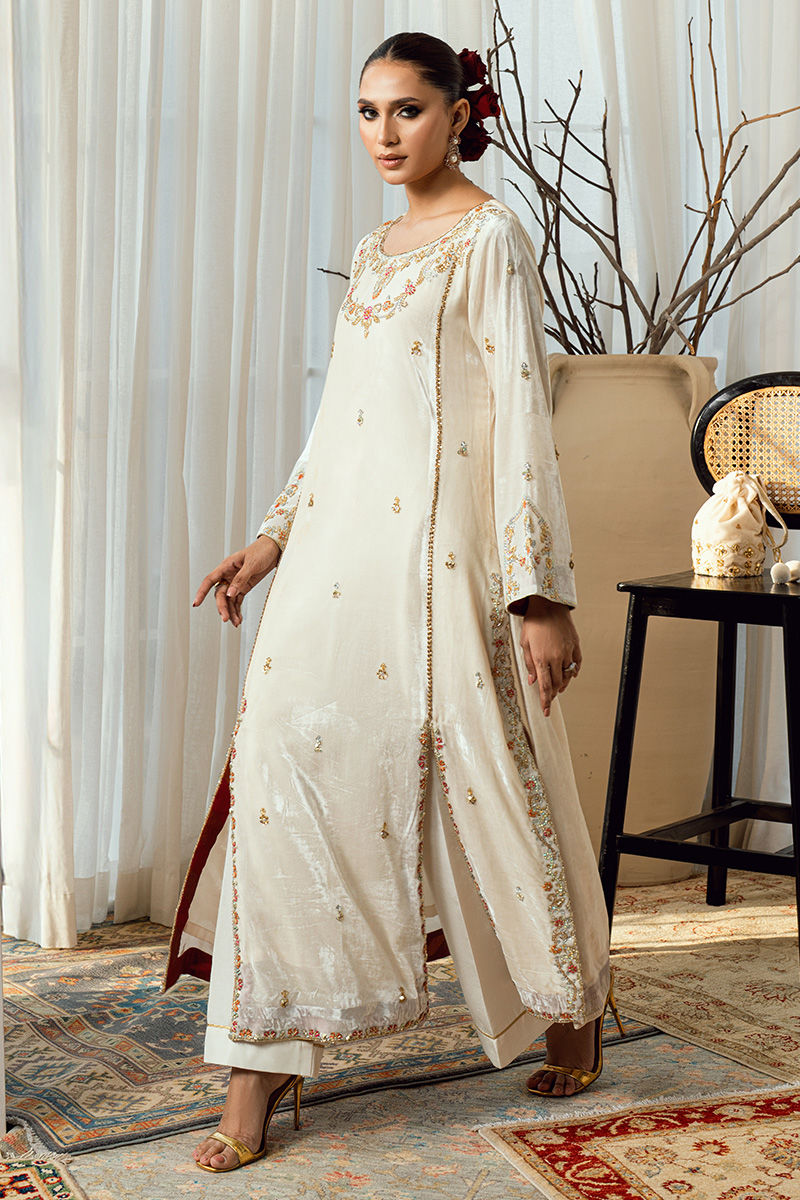 Fatima Khan | Warm Whisper Velvet 25 | Golden Grace-5