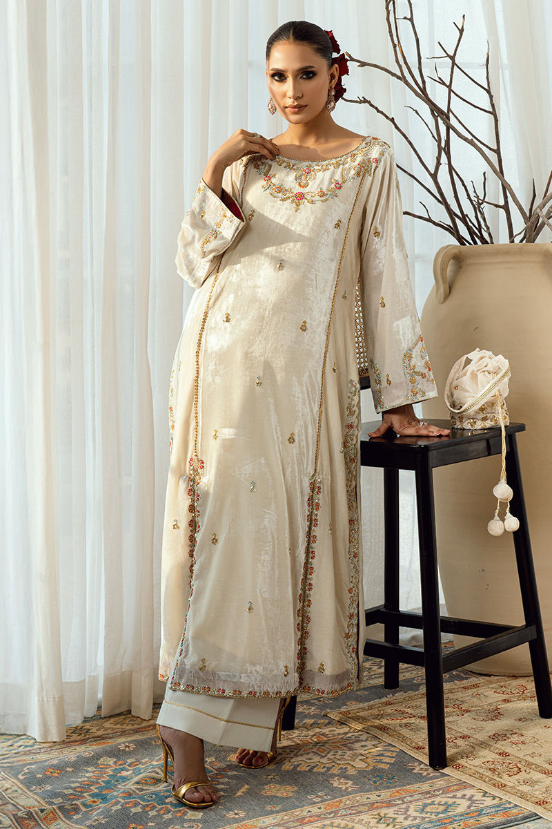 Fatima Khan | Warm Whisper Velvet 25 | Golden Grace-4