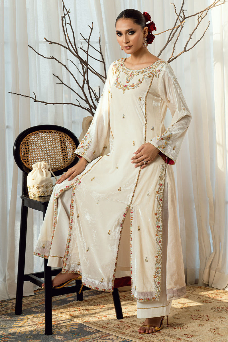 Fatima Khan | Warm Whisper Velvet 25 | Golden Grace, image 7