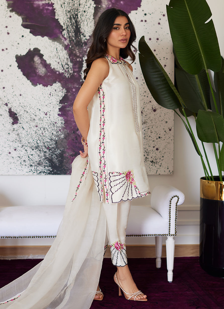 Farah Talib Aziz | Luna Eid Collection 24 | GENEVIVE PEARL WHITE -  Farah Talib Aziz Luxury - Original Designer Dress - House of Maryam