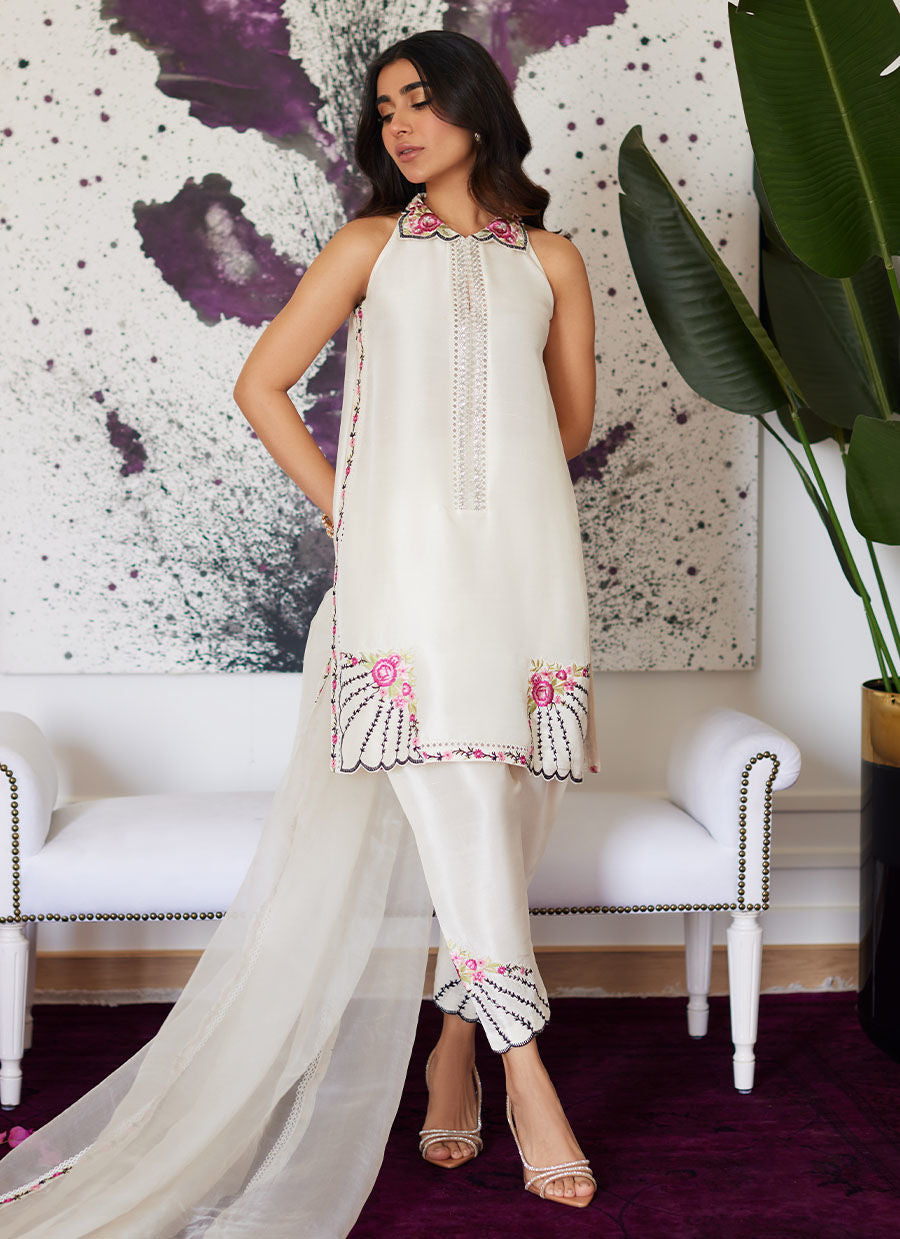 Farah Talib Aziz | Luna Eid Collection 24 | GENEVIVE PEARL WHITE -  Farah Talib Aziz Luxury - Original Designer Dress - House of Maryam