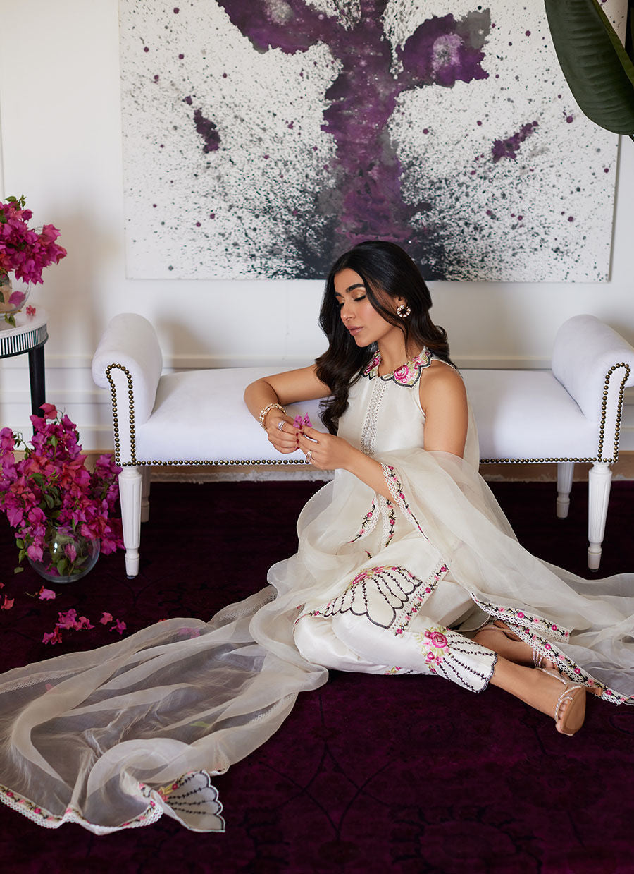 Farah Talib Aziz | Luna Eid Collection 24 | GENEVIVE PEARL WHITE -  Farah Talib Aziz Luxury - Original Designer Dress - House of Maryam